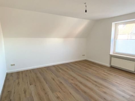 Renovierte, gemütliche 3-Zimmer-Wohnung mit EBK im Zentrum von Billerbeck - Wohnzimmer (85327)