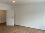 20250606_115638601_iOS - Komplett renoviert! Sehr schöne 4-Zimmer-Wohnung inkl. Einbauküche, Balkon, Keller im X-Viertel