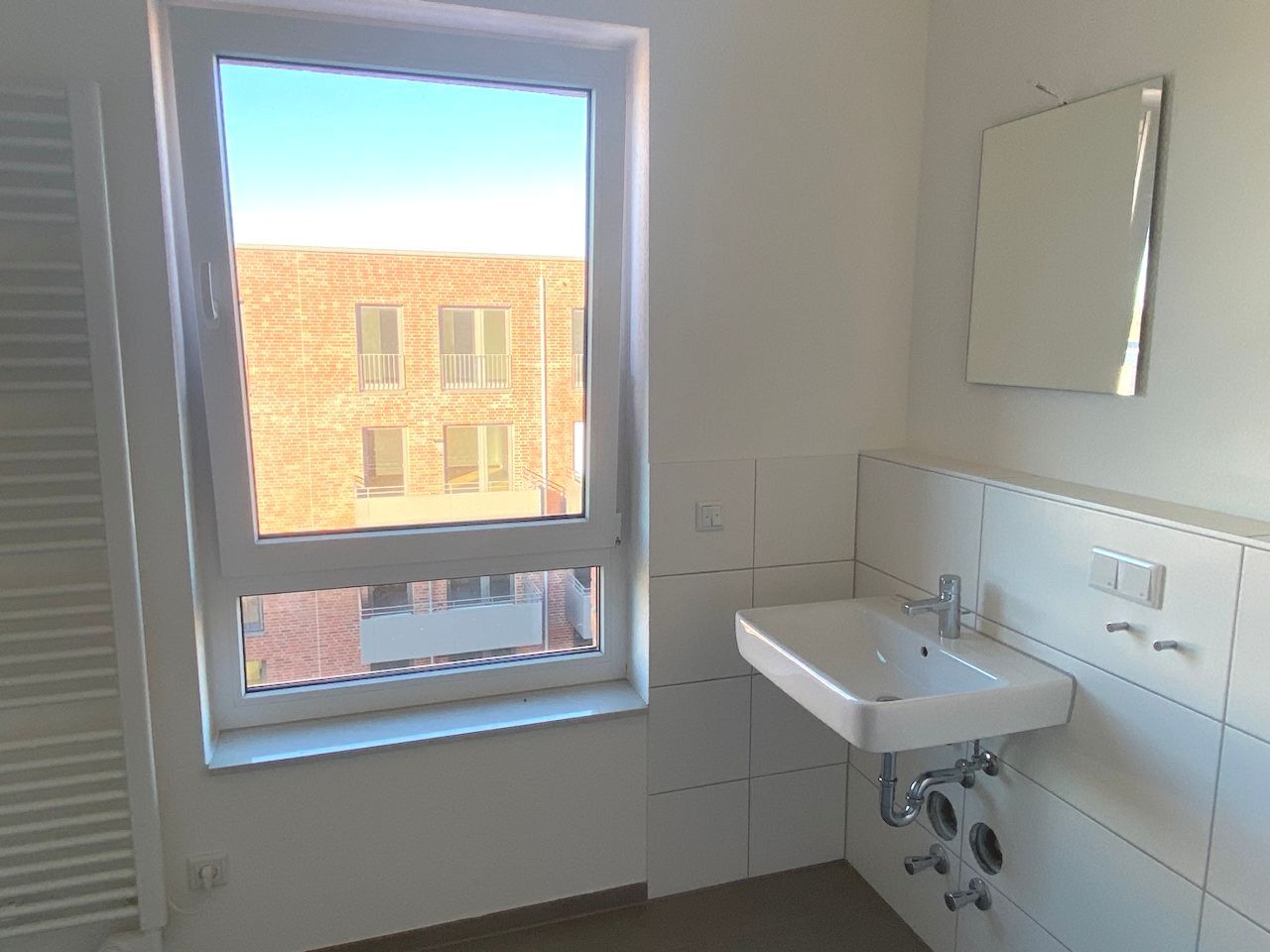 Helle 2-Zimmer-Wohnung mit großer Dachterrasse! - Foto 2