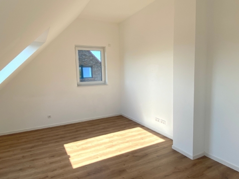 Schöne, sonnige 4-Zimmer-Maisonette-Wohnung mit EBK, Dachterrasse, TG-EP in Münster-Gremmendorf! - Photo 1