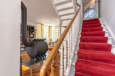 Wohnzimmer, Treppenaufgang - Ein Haus zum Verlieben – Stil, Substanz und Charme in ruhiger Bestlage von Lengerich!
