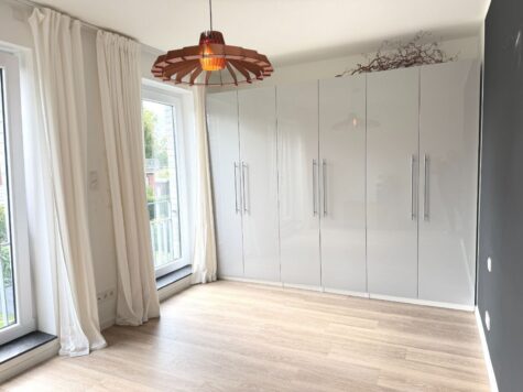 Exklusives Wohnen am Kanal: Lichtdurchflutetes 2-Zimmer-Idyll in Münster-Mauritz - Schlafzimmer (94597)