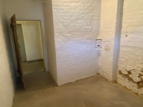 Modernisierte, gemütliche 2-Zimmer-Wohnung in zentraler Lage in Münster! - Kellerraum mit Fenster (88029)