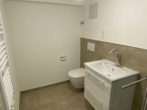 Badezimmer EG - Kernsanierte 5-Zimmer-Wohnung mit EBK ohne Balkon in der Scharnhorststraße!