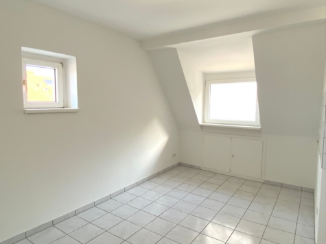 Renovierte 3-Zimmer-Dachgeschoss-Wohnung in Münster-Geist! - Helle, große Küche (84267)