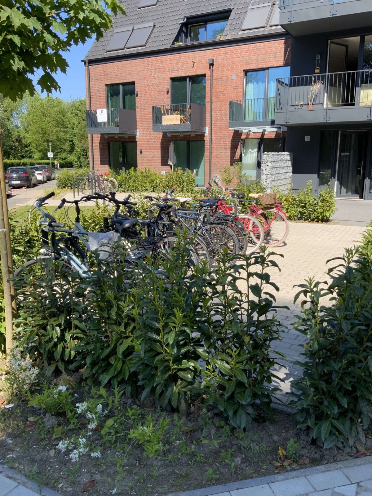 Fahrradständer vor Wohnung