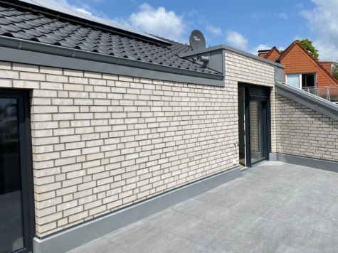 Stilvolle 2-Zimmer-Dachgeschosswohnung mit EBK und Dachterrasse! - Dachterrasse (85954)