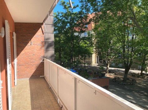 Teilrenovierte, zentrale 2-Zimmer-Wohnung mit Balkon!, 48143 Münster, Etagenwohnung