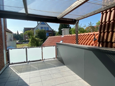 Moderne, schöne 3-Zimmer-Wohnung mit Dachterrasse und EBK! - Dachterrasse (87506)
