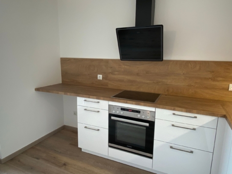 Moderne, schöne 3-Zimmer-Wohnung mit Dachterrasse und EBK! - EBK (87510)