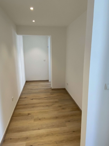 Moderne, schöne 3-Zimmer-Wohnung mit Dachterrasse und EBK! - Bild (87533)