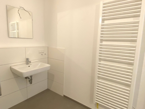 Helle, freundliche 2-Zimmer-Erdgeschosswohnung mit Terrasse und Garten! - Foto 4