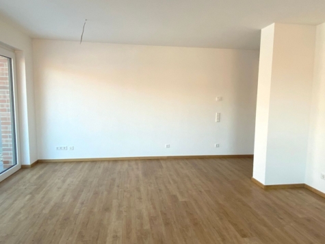 Helle 2-Zimmer-Wohnung mit großer Dachterrasse! - Wohnbereich (88197)