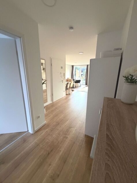 Schöne 2-Zimmer-Wohnung mit 2 Balkone, Keller, TG-SP in MS-Gievenbeck - offener Flur/Wohn-/Essbereich (95228)
