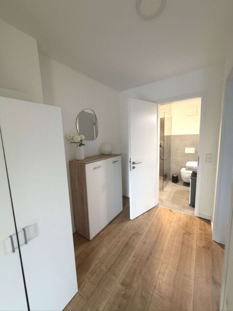 Schöne 2-Zimmer-Wohnung mit 2 Balkone, Keller, TG-SP in MS-Gievenbeck - Flur / Zugang zum Bad (95243)